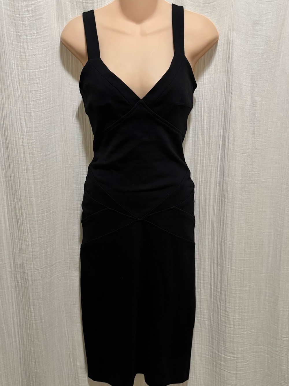 Iconic Diane von Furstenberg Benny Black Bodycon Dress. Size 2